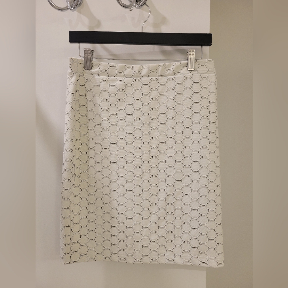 Leota White Circle Pattern A-Line Skirt